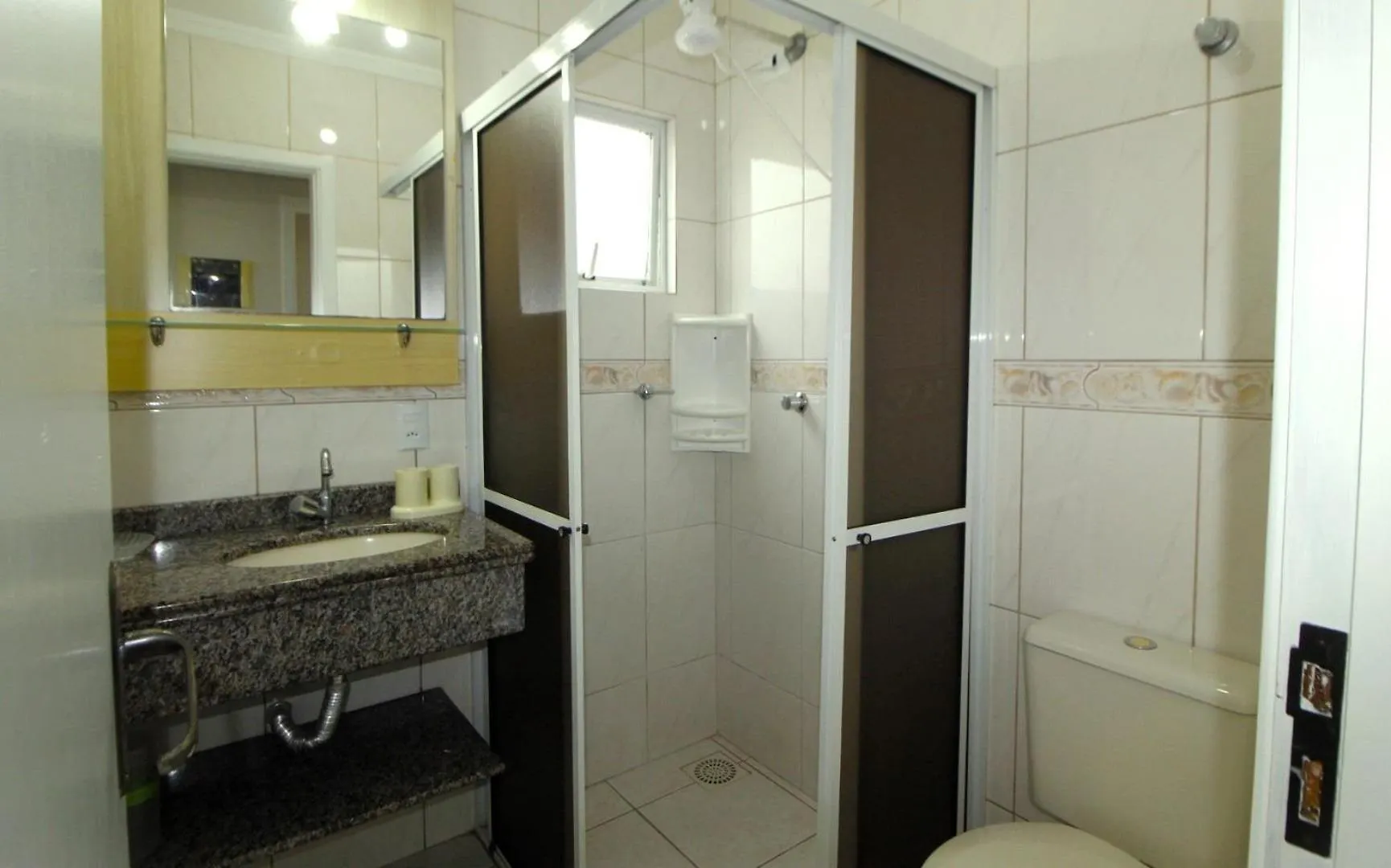 1014 - Apartamento No Centro De Bombinhas